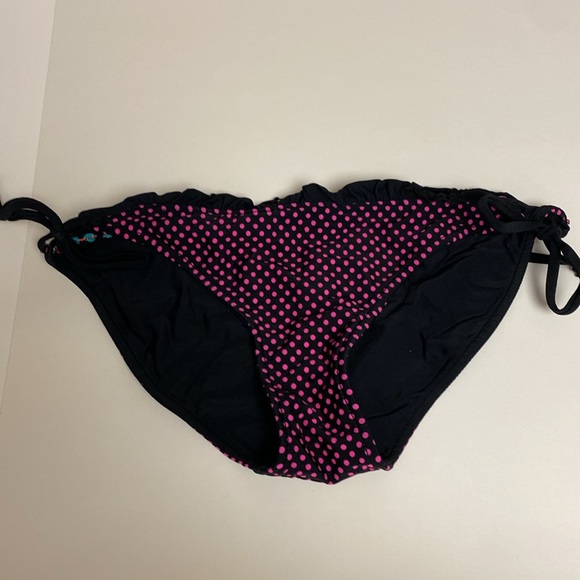 Xhilaration Reversible String Bikini (Top:M/Bottom:S) *Smoke free/pet free home - Picture 7 of 8